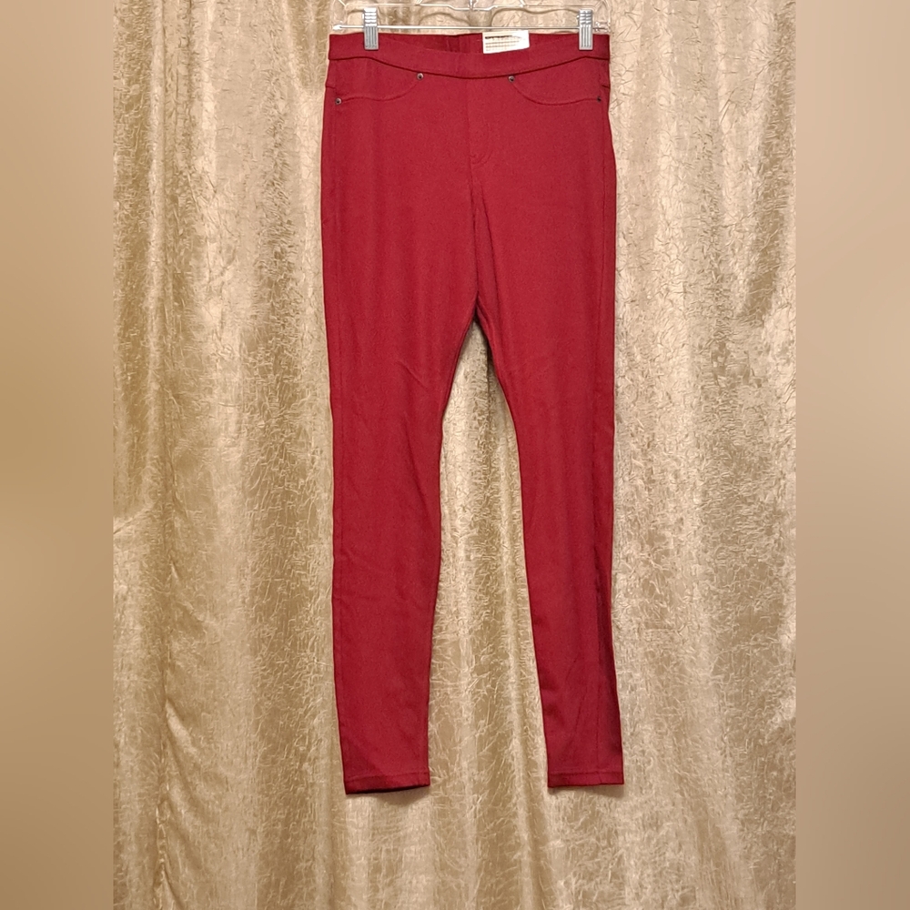 HUE NWT Leggings